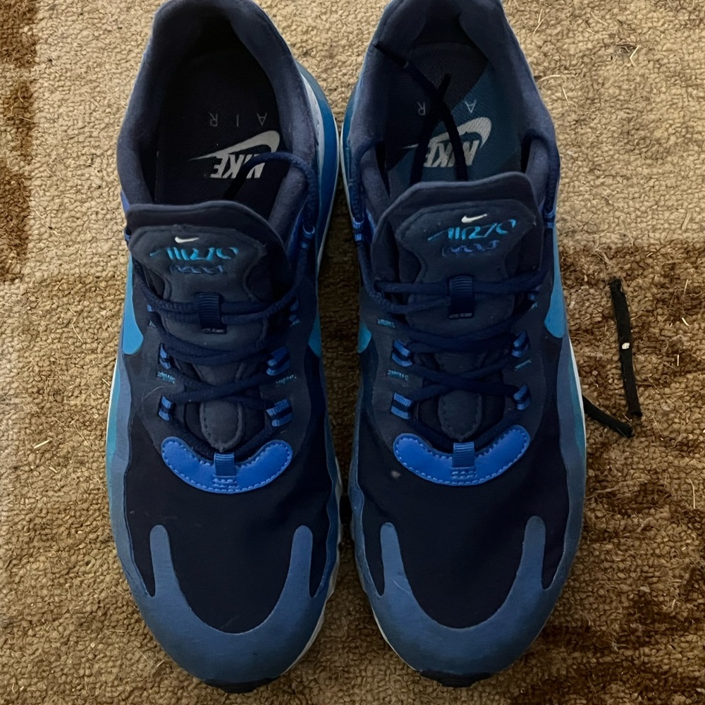 Nike Men's Dark and Light Blue Athletic Shoes